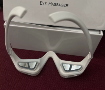 Ava R.
