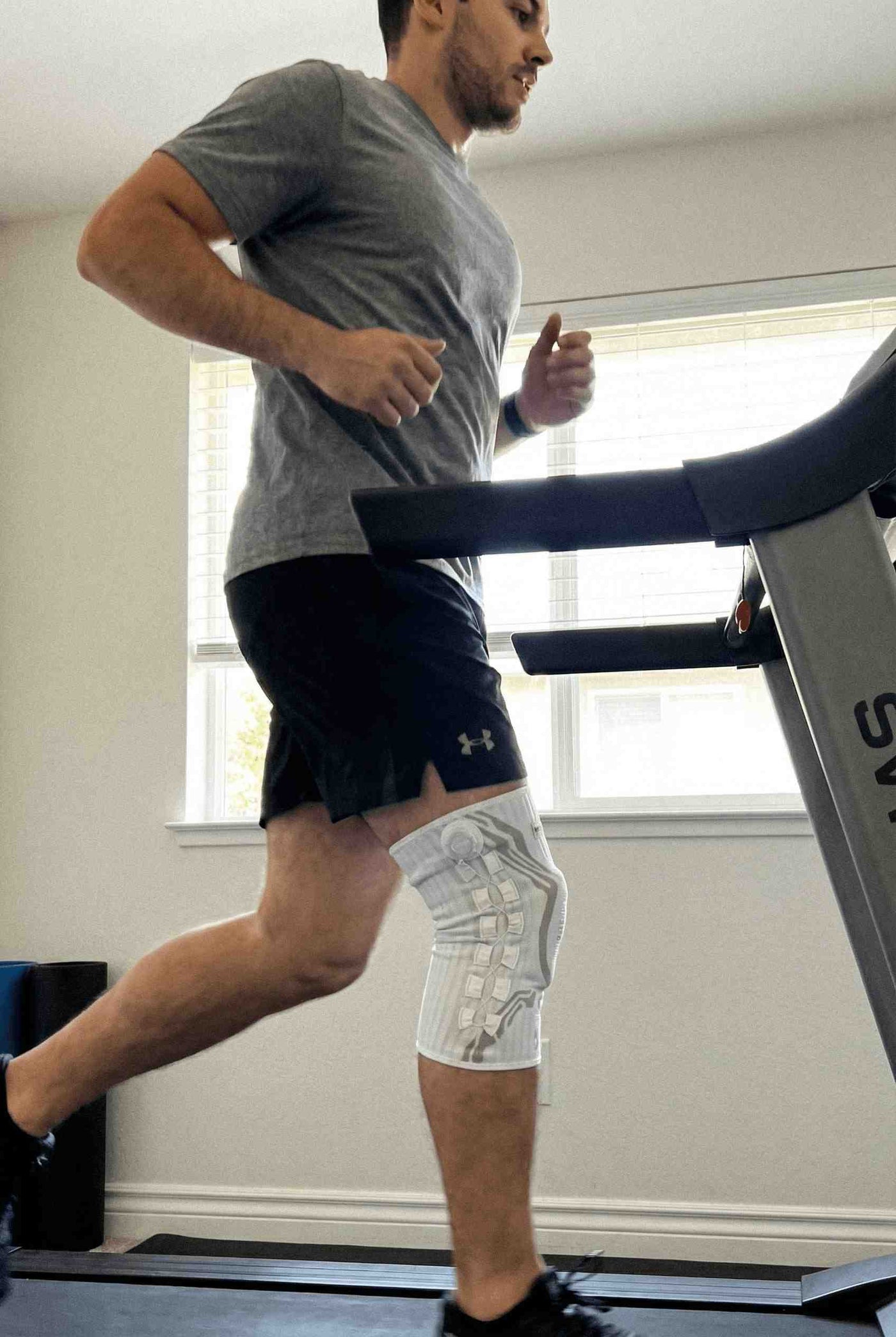 Adjustable Knee Support That Moves With You